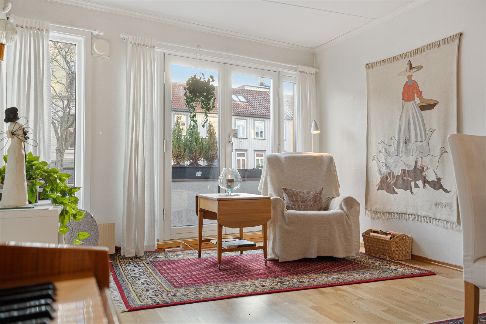 Utgang til sørvendt balkong. Galleribilde