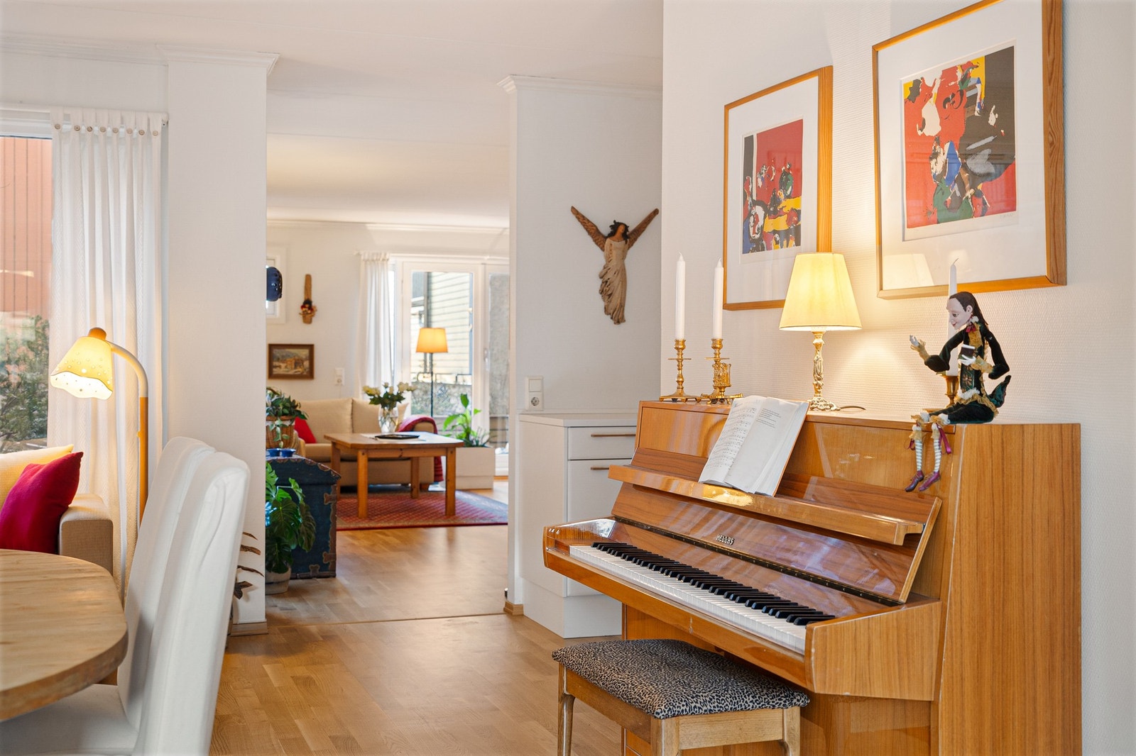 God plass til ønsket møblement i de 2 stuene. Galleribilde