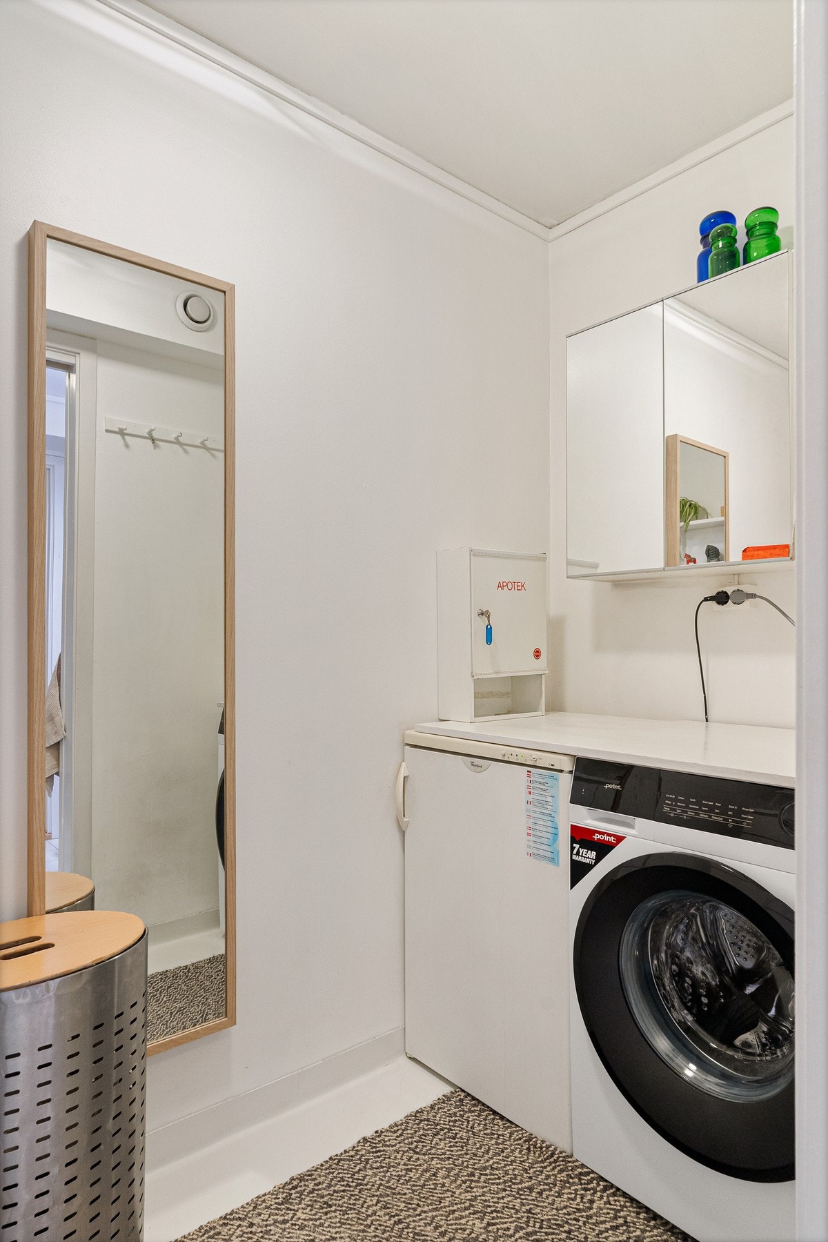 Eget vaskerom i bakkant av badet. Galleribilde