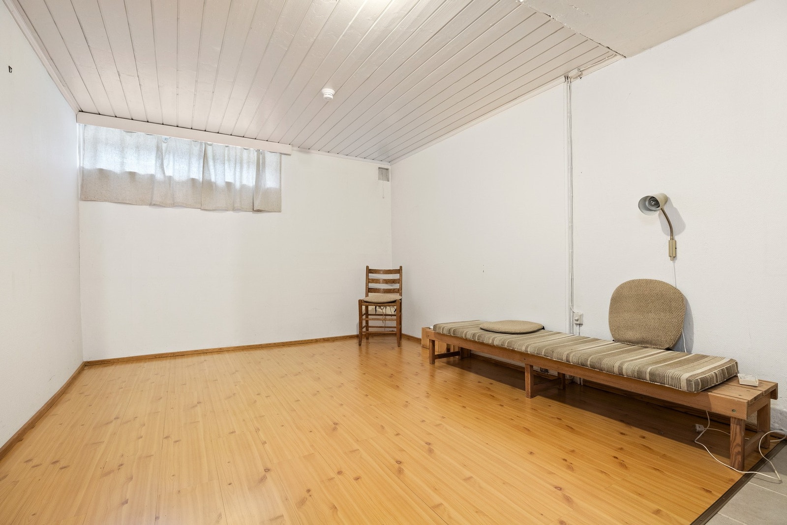 Stue i kjeller Galleribilde