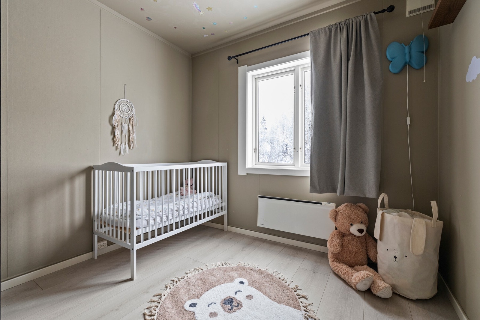 Soverom 2 er også romslig. Galleribilde