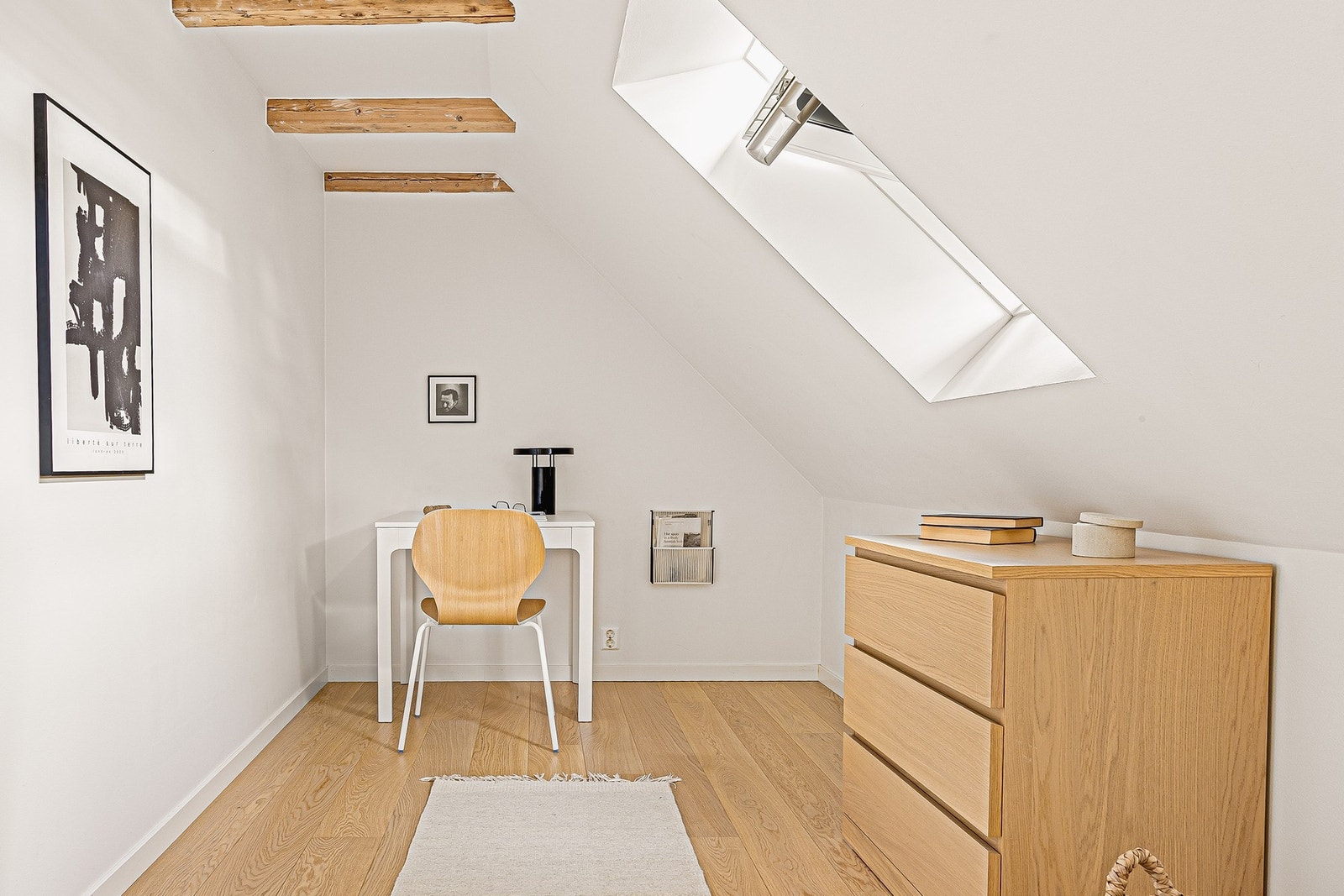 Boligens andre soverom måles til 6 kvm. Galleribilde