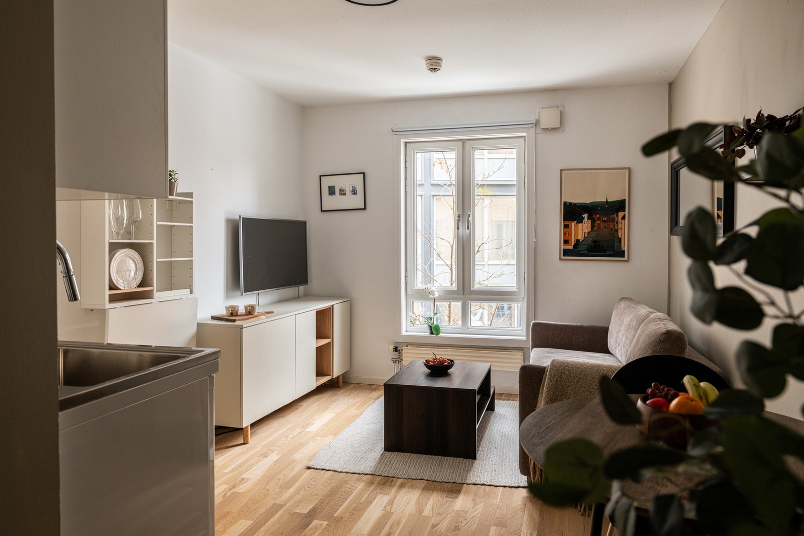 Leiligheten er oppgradert i 2024 med blant annet nytt kjøkken, bad og gulv. Galleribilde