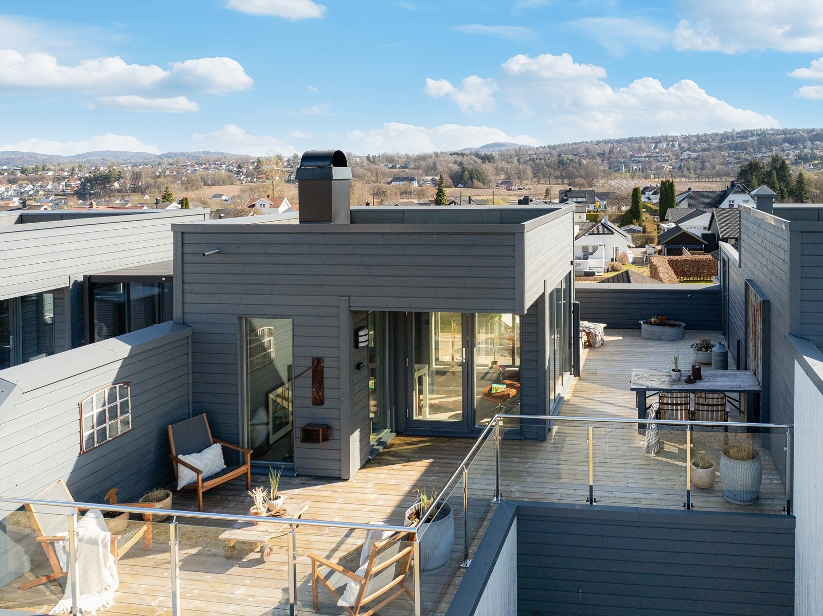 EiendomsMegler 1 v/ Jørgen E. Thorkildsen presenterer Tollnesmoen 9! Galleribilde