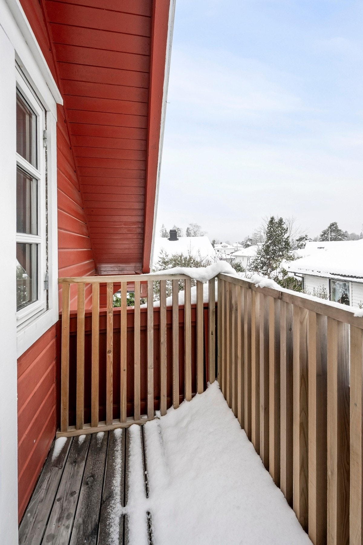 Balkongen er på ca. 2,4 kvm. Galleribilde