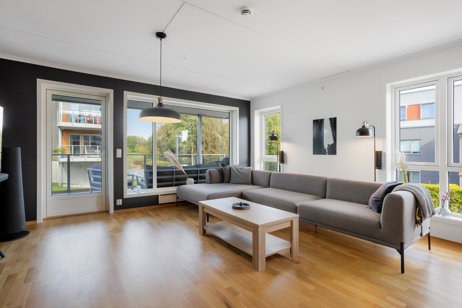 Moderne, tiltalende og innflytningsklar leilighet Galleribilde