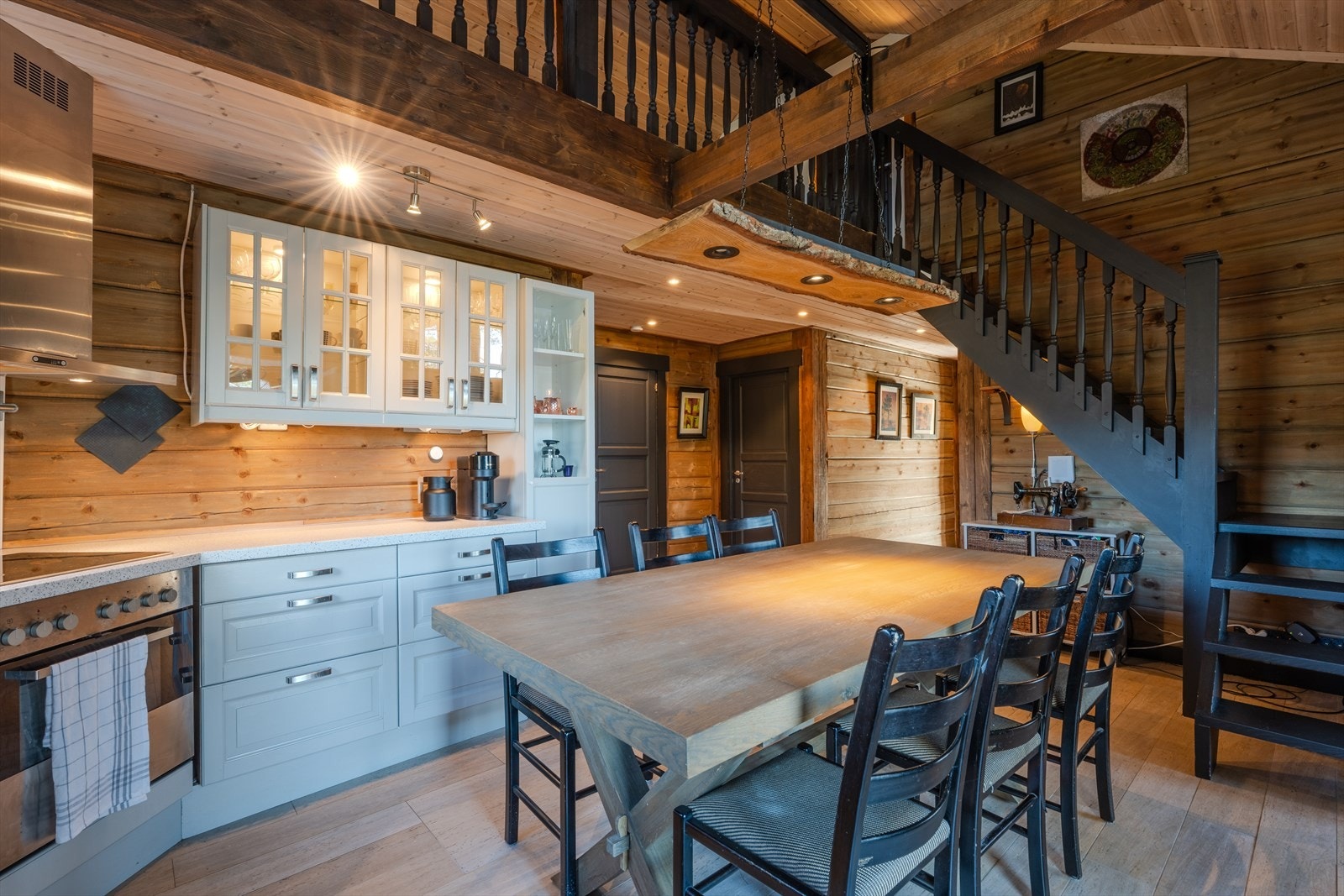 Kjøkken med spiseplass Galleribilde