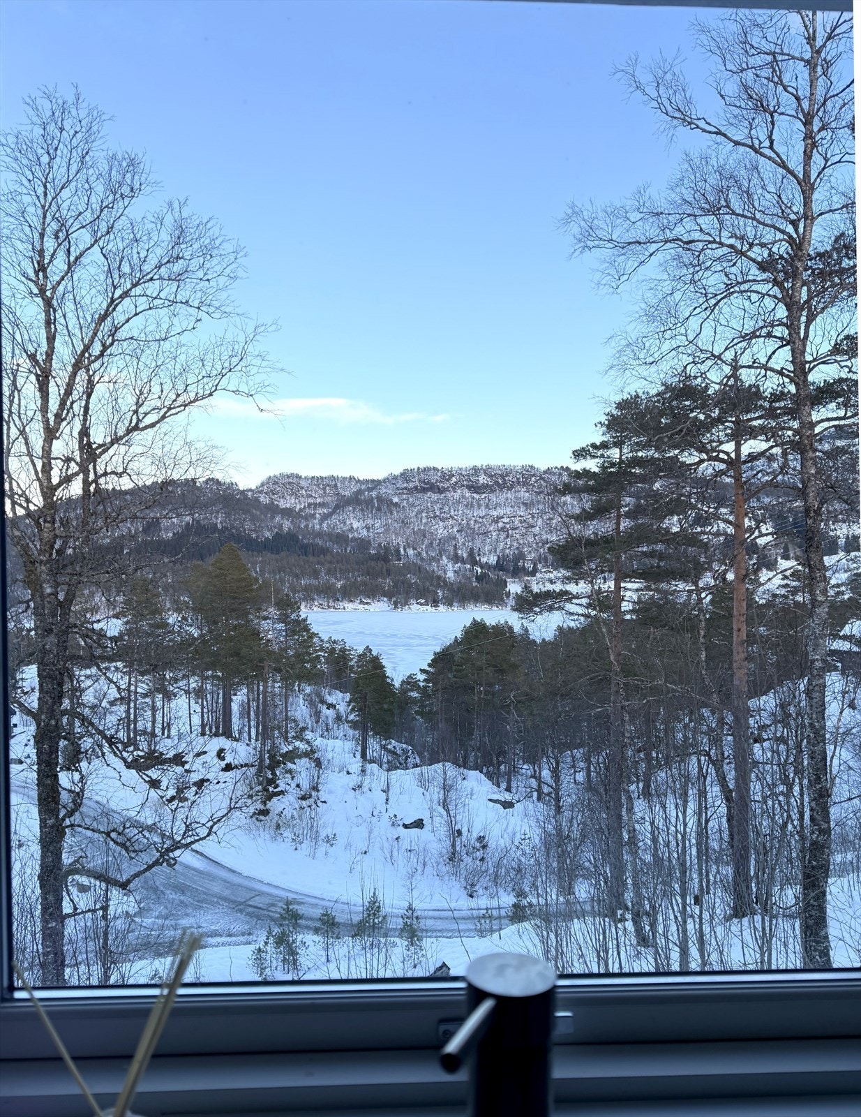 Utsikt fra kjøkkenvindu mot Maldalsvatnet Galleribilde