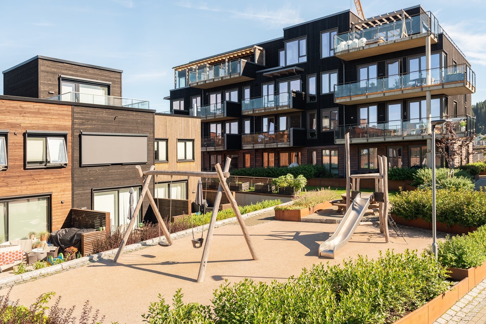 Området er godt lagt til rette for både store og små. På Overvik ligger også Dromedar café med kanskje byens beste kaffe. Galleribilde