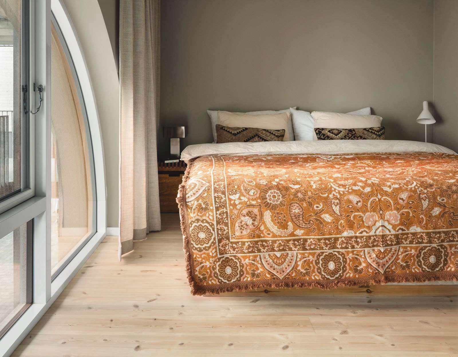 God plass til møblering av dobbeltseng, nattbord og annet ønskelig møblement. Galleribilde