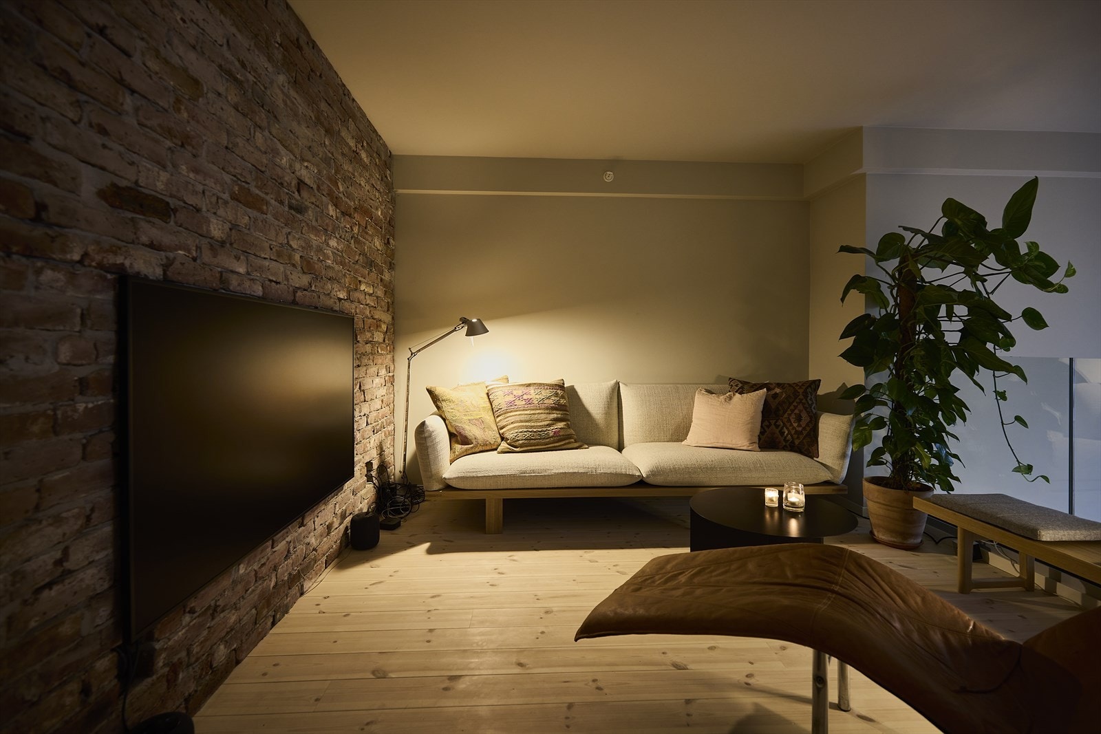 Hemsen tilfører leiligheten en ekstra dimensjon og gir boligen et unikt preg - urbant og stilig! Galleribilde