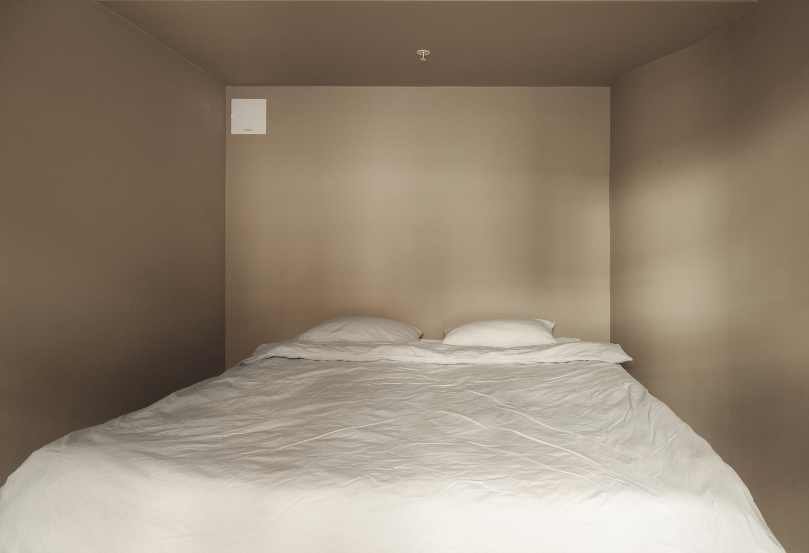 God plass til møblering av dobbeltseng. Galleribilde