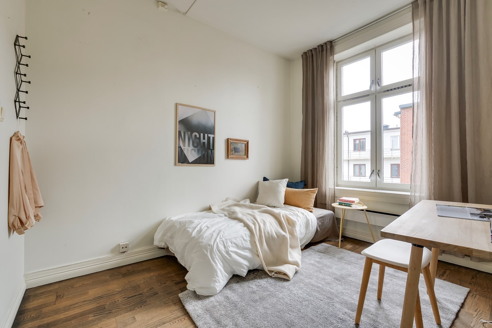 Romslig soverom Galleribilde