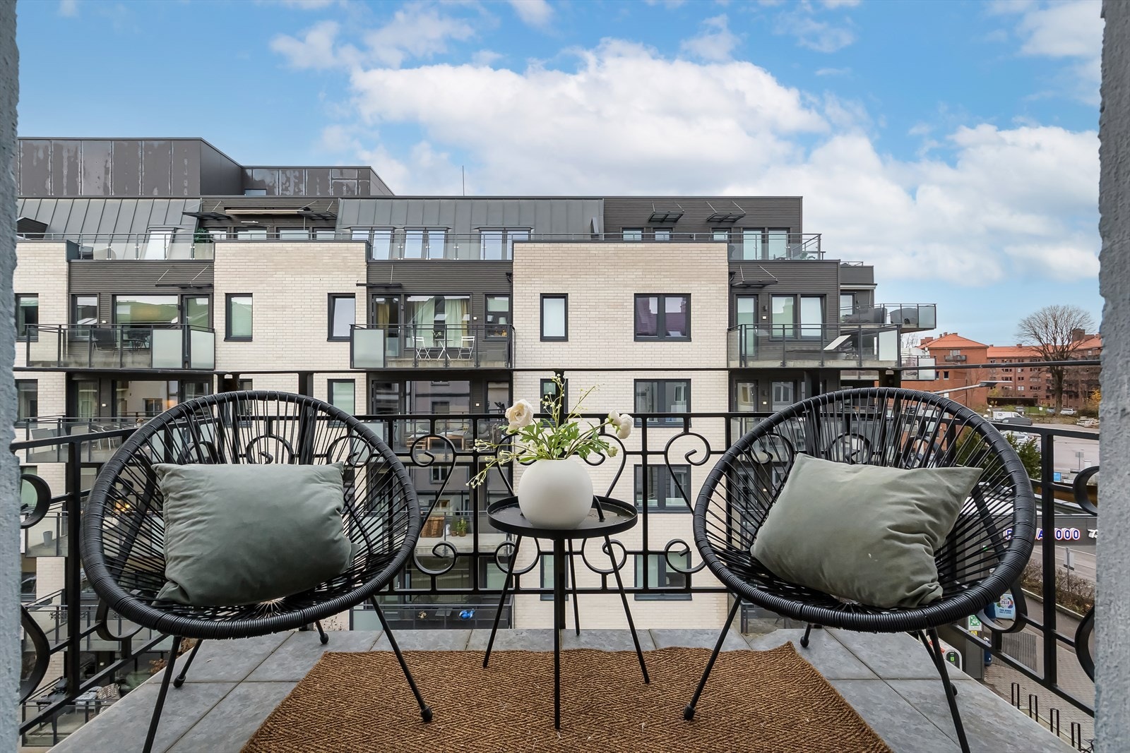 Dette er en unik og attraktiv selveierleilighet med gjennomgående planløsning og 5 soverom. Galleribilde