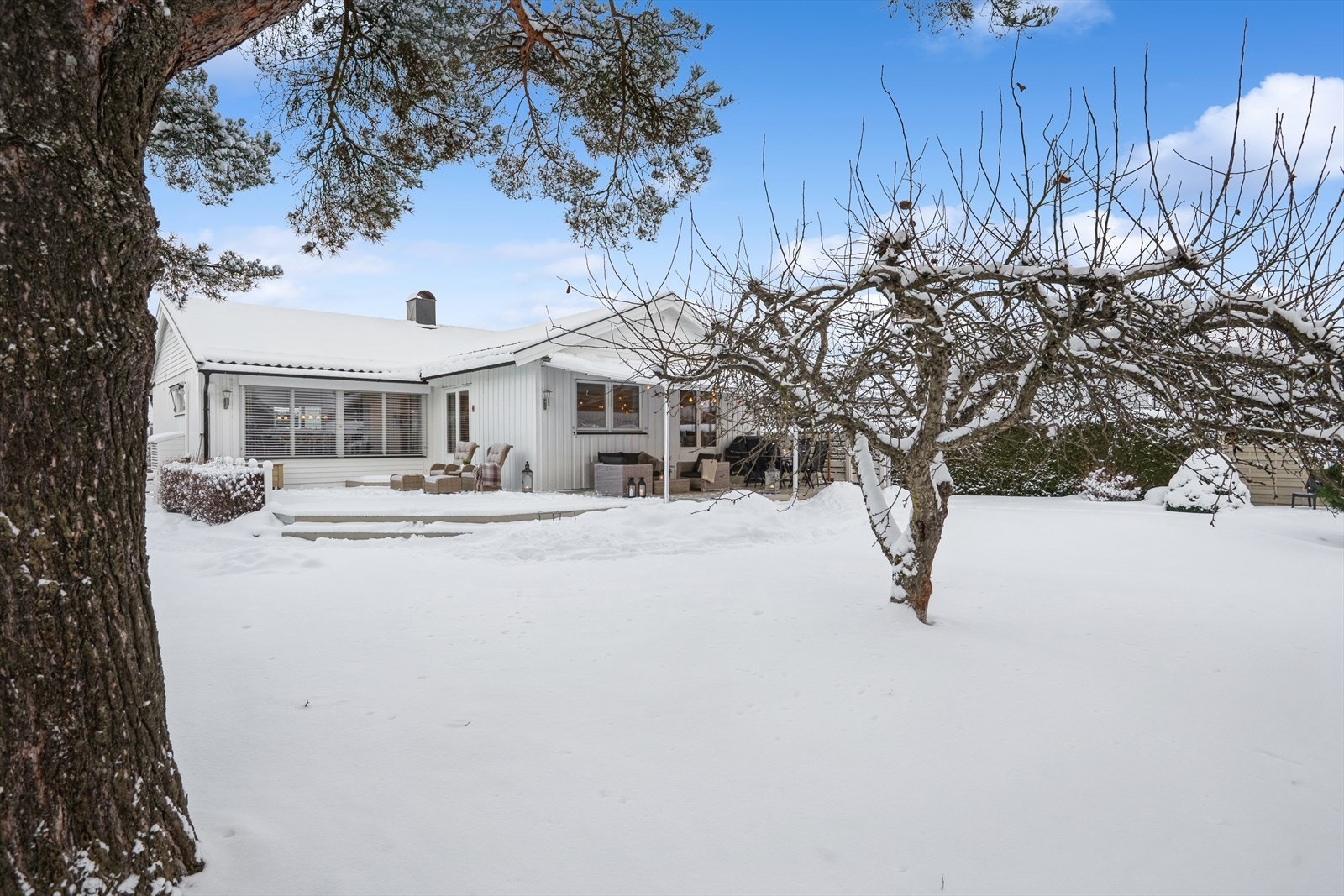 Eiendommen har en fin beliggenhet i det veletablerte og rolige nabolaget Volla. Galleribilde