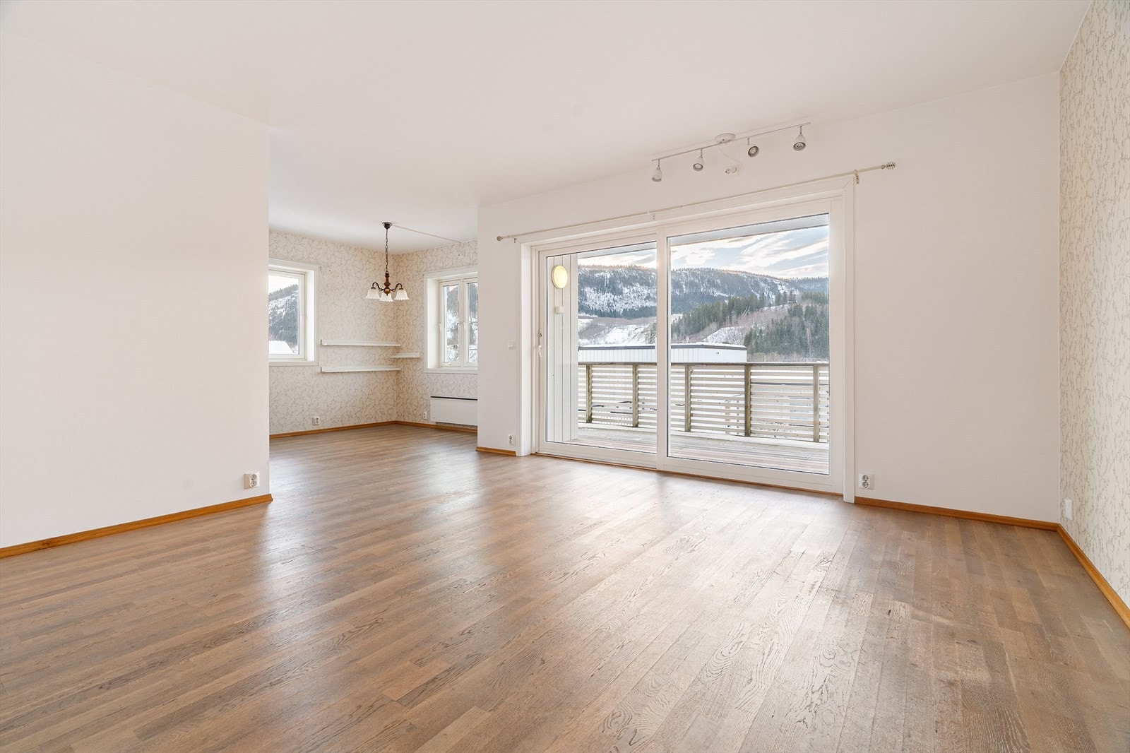 Leiligheten har fått TG1-vurdering på nært alle punkter foruten slitasje på gulv Galleribilde