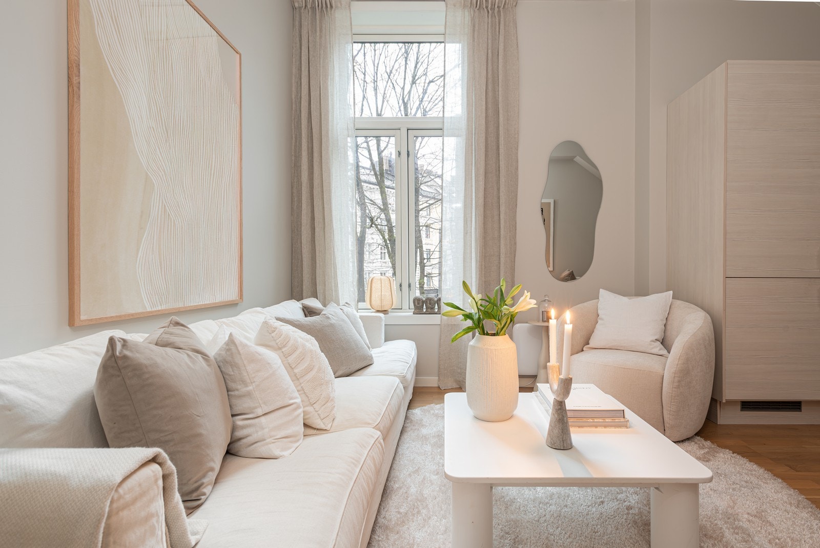 Naturlige soner gjør leiligheten lett å møblere Galleribilde