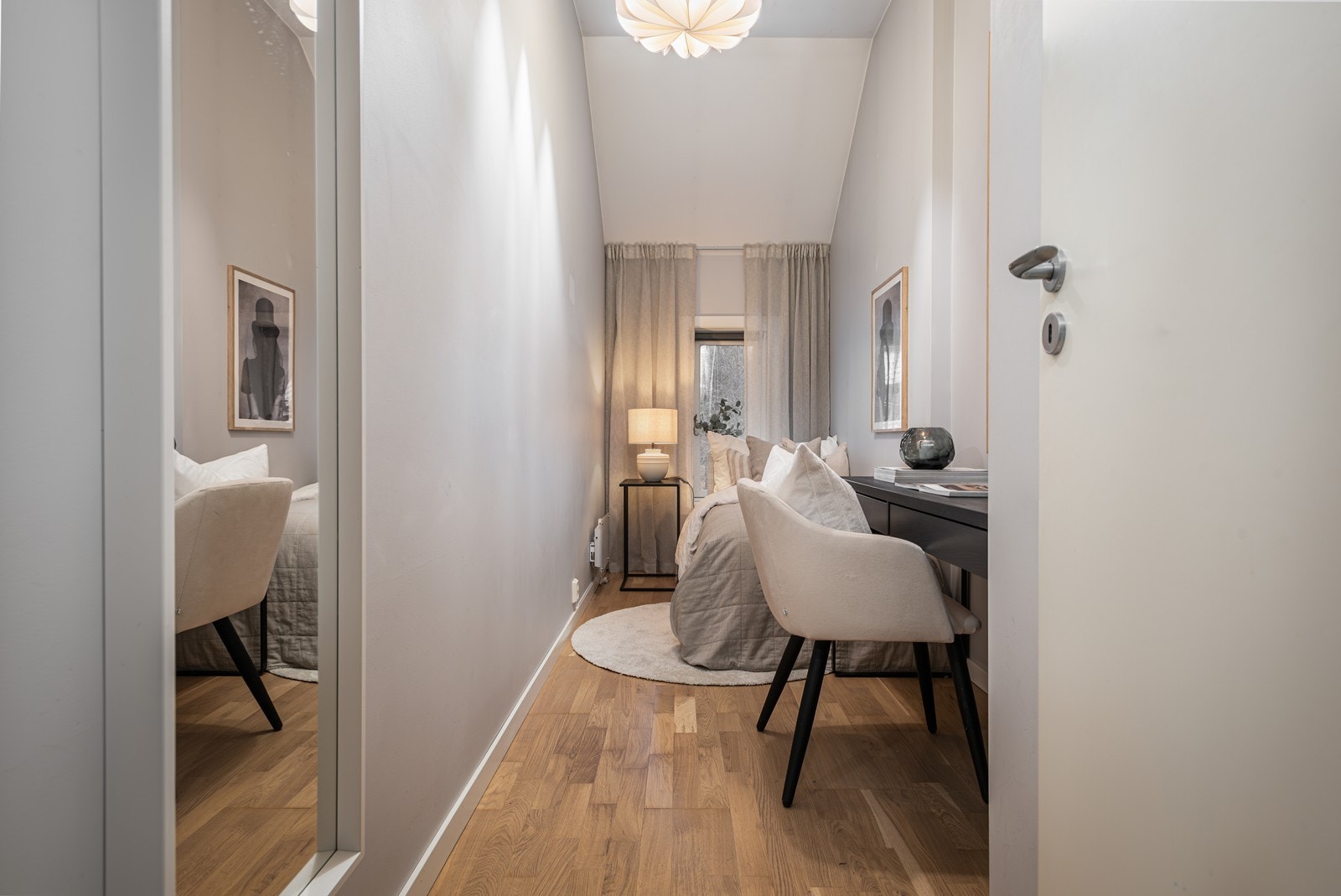 Soverom 2. Dette rommet passer perfekt som barnerom, gjesterom og/eller kontor Galleribilde