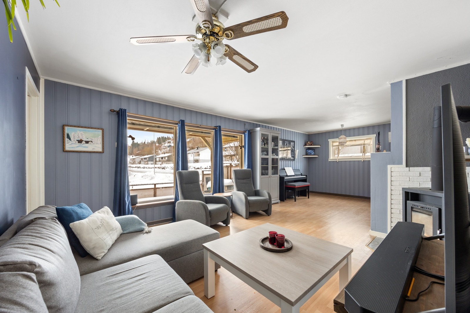 Det er oppvarming fra vedfyring, elektrisitet og varmepumpe Galleribilde