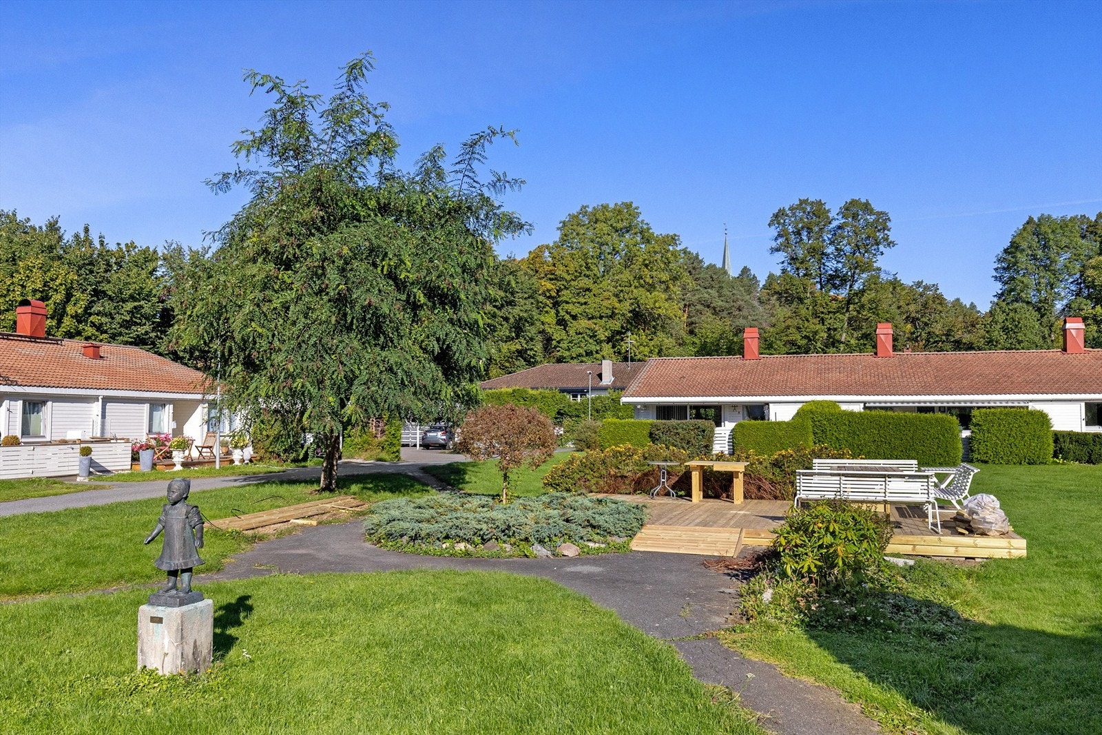 Felles park med sittegruppe, til stor glede for beboerne Galleribilde