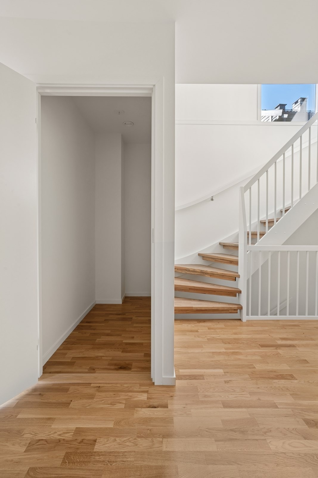 Boligen har egen innebod i 2 etasje Galleribilde