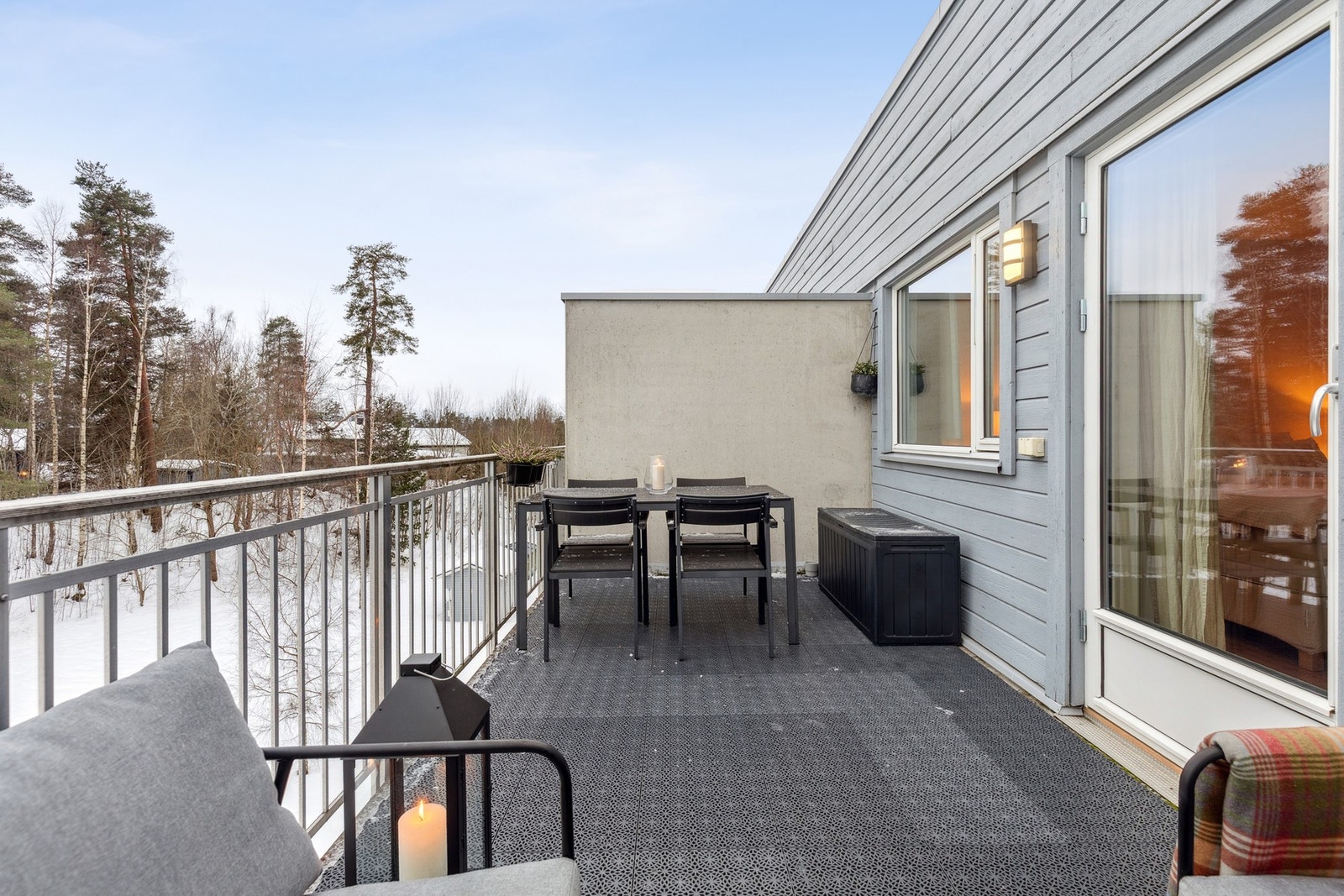 Leiligheten har en romslig sydvendt balkong på ca. 13 m² med gode solforhold. Galleribilde