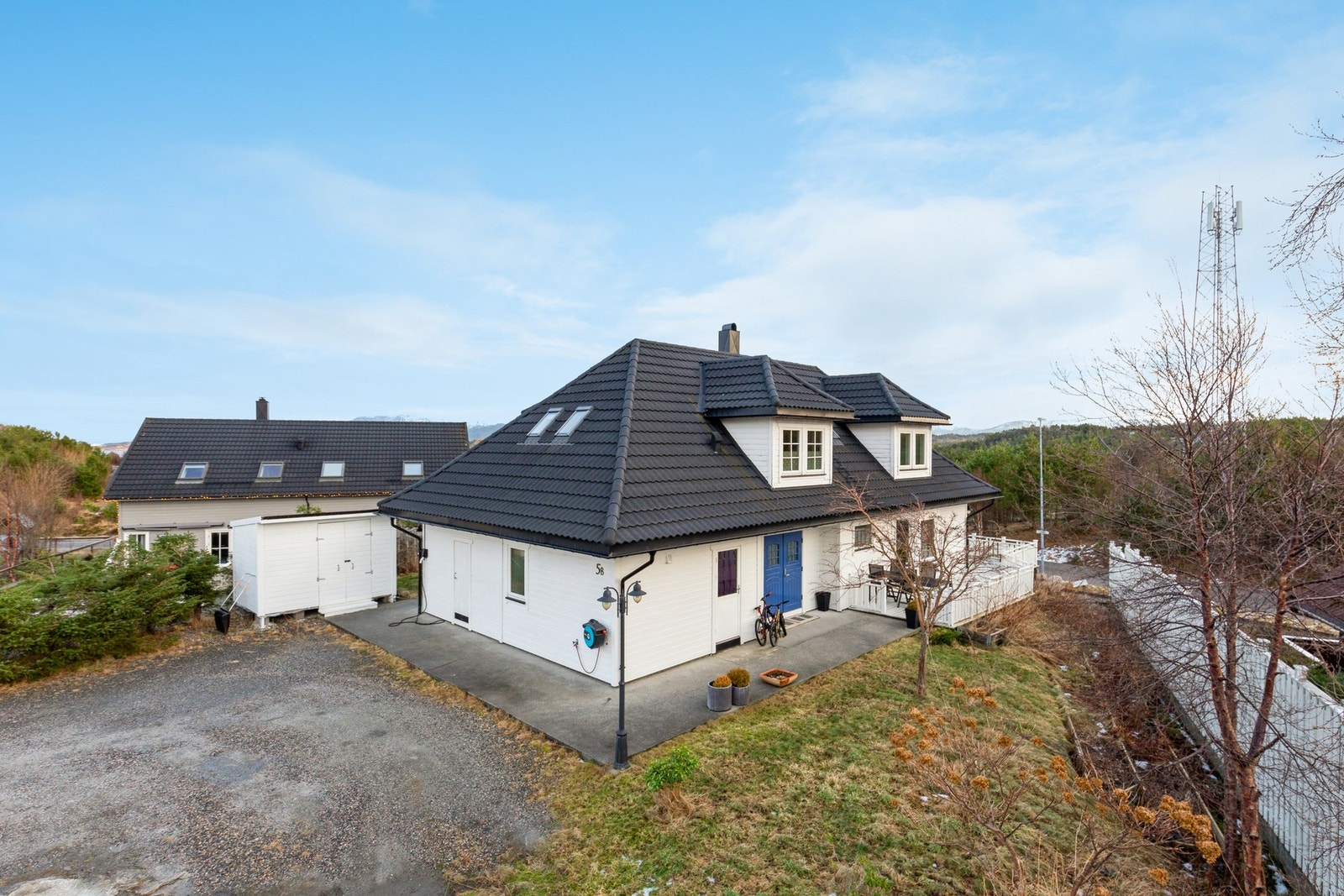 Meget flott og innholdsrik enebolig i attraktivt og barnevennlig boligområde på Sommerro! Galleribilde