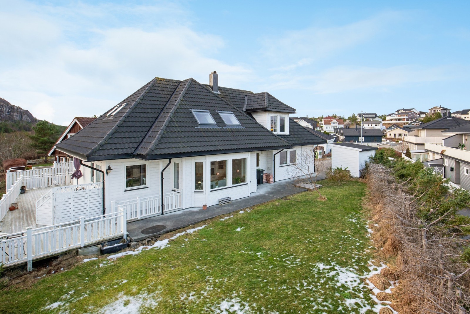 Ali Khoshnau ved EiendomsMegler 1 har gleden av å presentere Kårstuveien 5B! Foto: EFKT (Vilde Dahl) Galleribilde