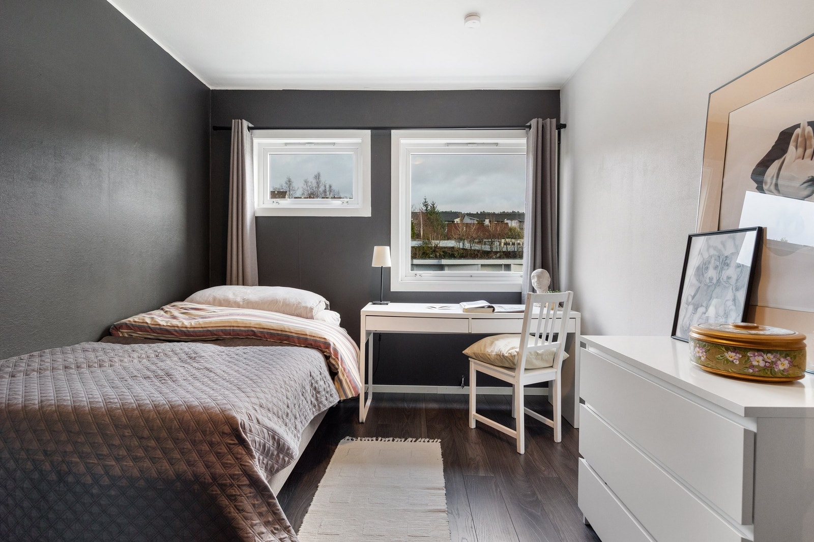 Soverom 2 er på 12 kvm. Galleribilde