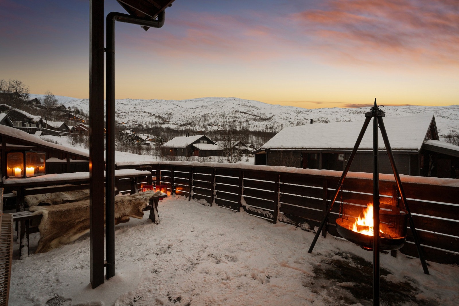 Pen, åpen utsikt og meget tilfredsstillende avstand mellom hyttene Galleribilde