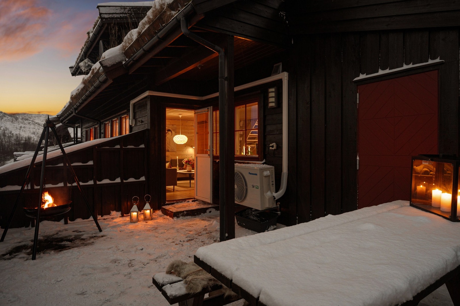 Skikkelig trivelig og privat uteplass med veldig gode solforhold- vender mot syd Galleribilde