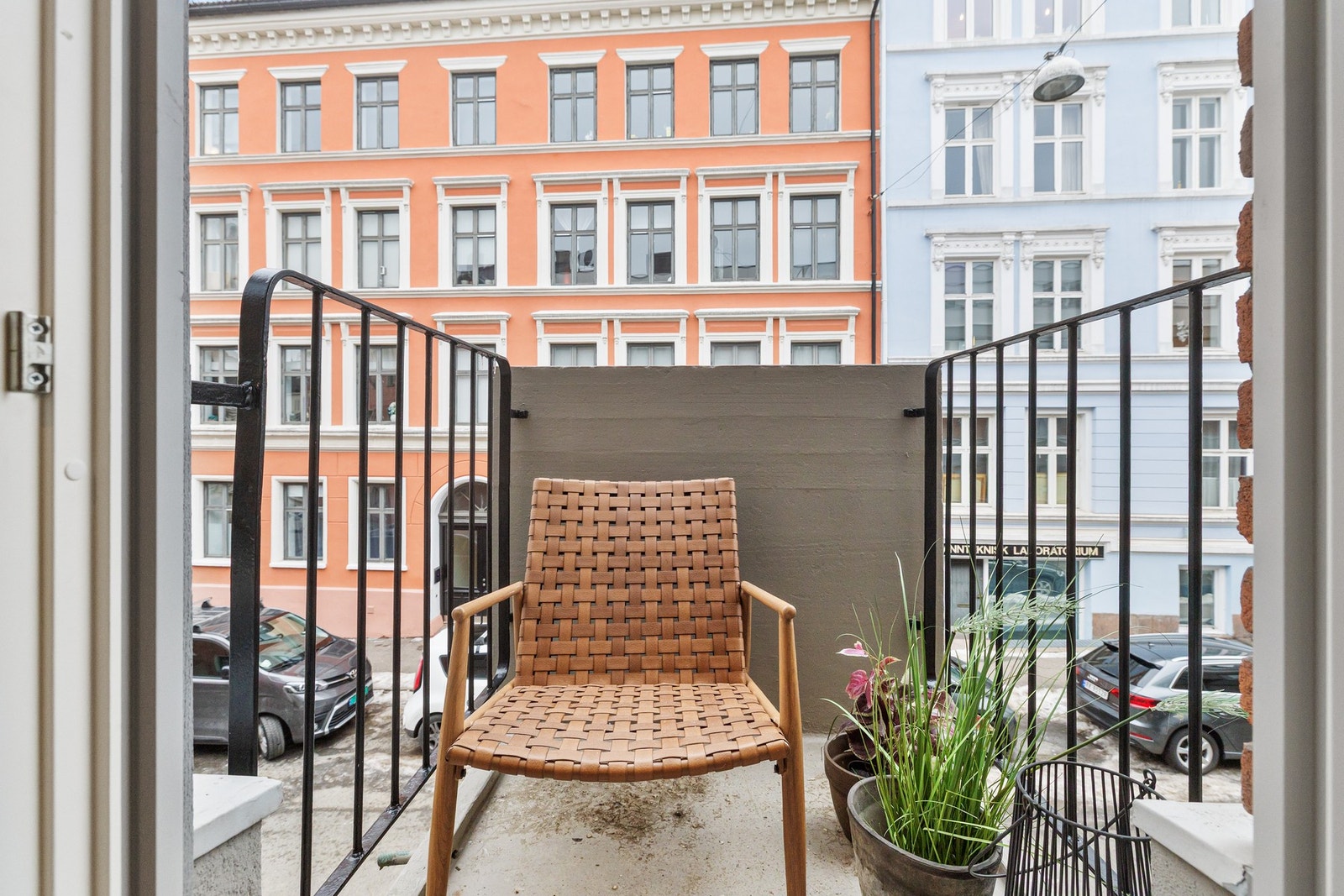 Krumgata har svært begrenset gjennomgående trafikk, likevel med gangavstand til "alt". Galleribilde