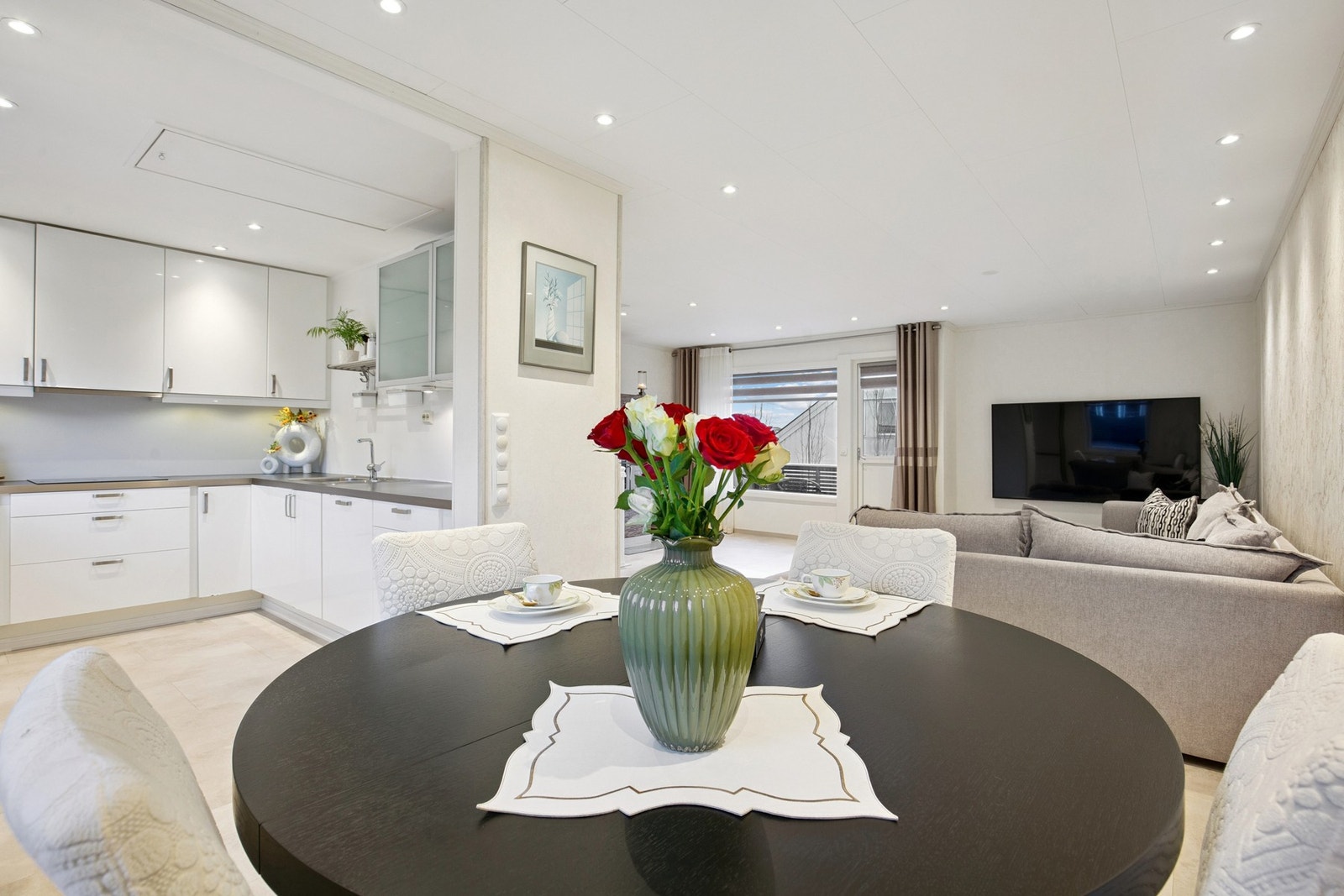 God plass til spisebord Galleribilde