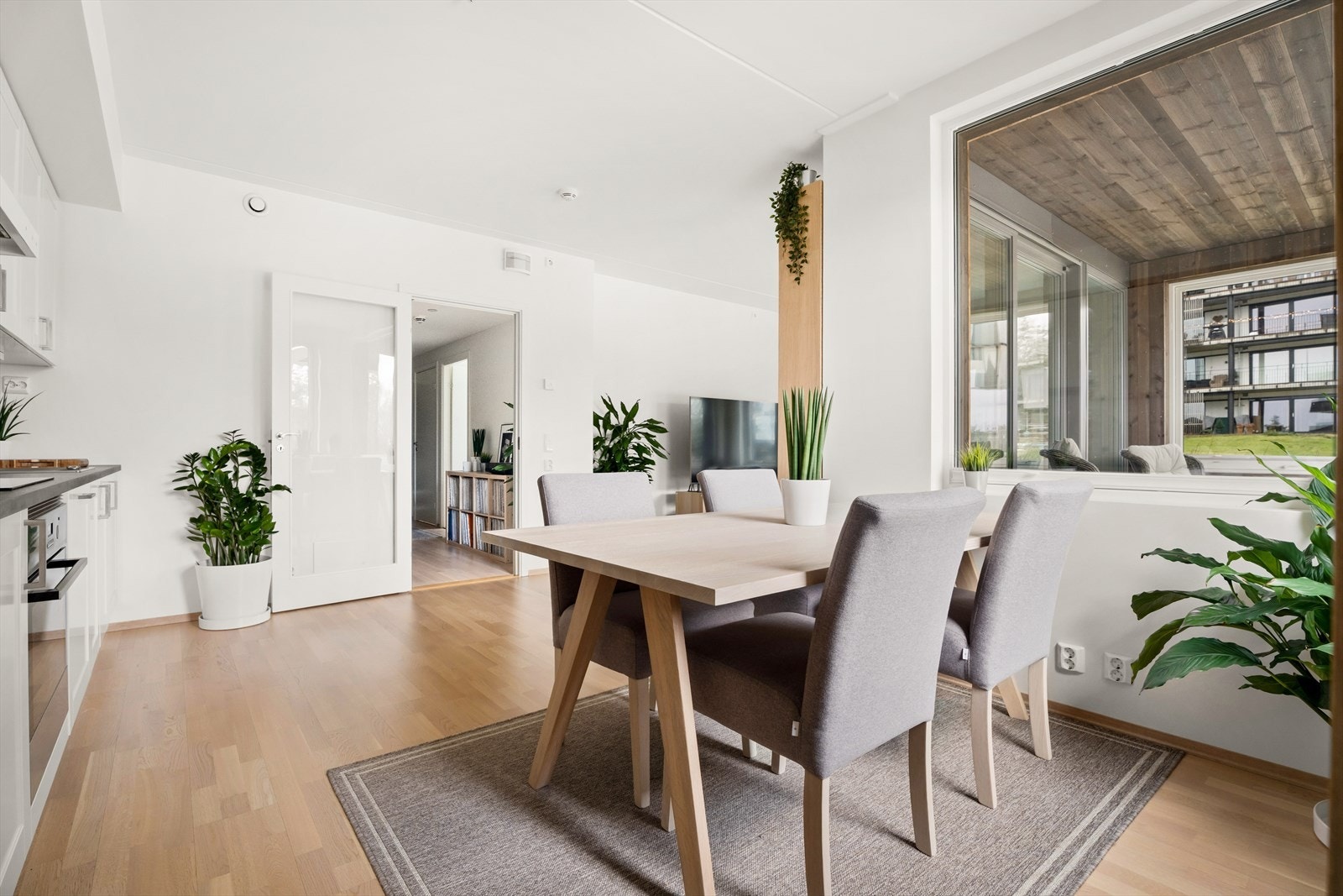 Her ligger forholdene til rette for å invitere venner og familie til hyggelige sammenkomster. Galleribilde