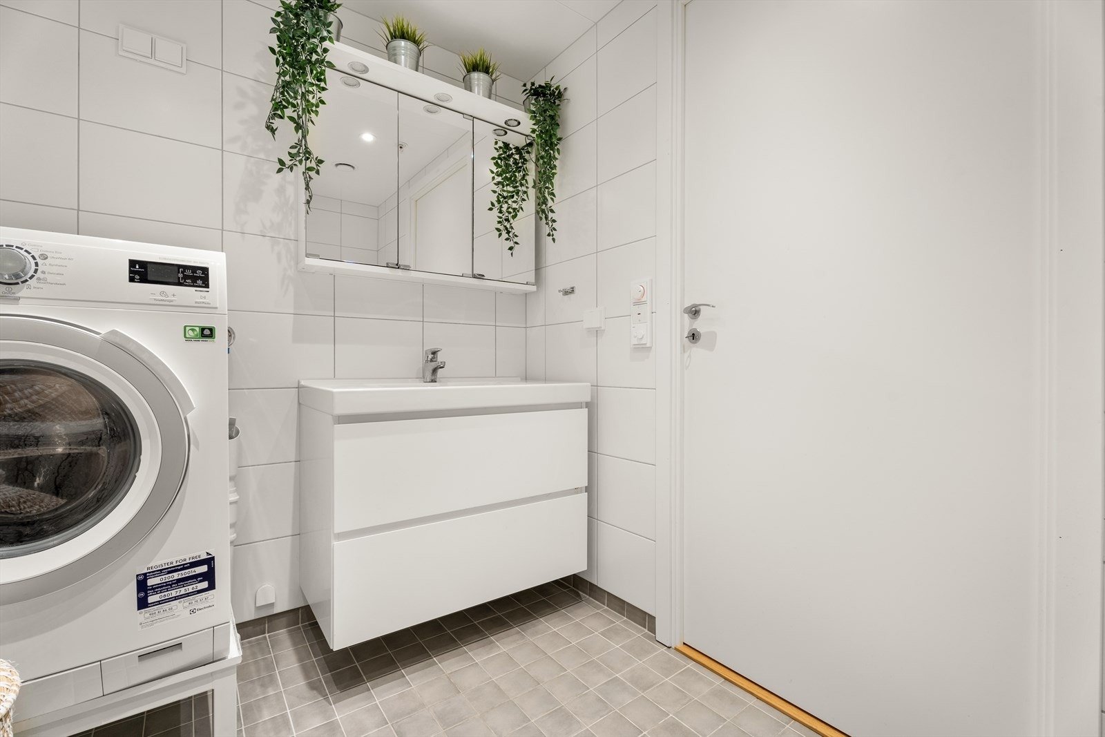 Balansert ventilasjon sørger for god luftsirkulasjon i våtrommet. Galleribilde