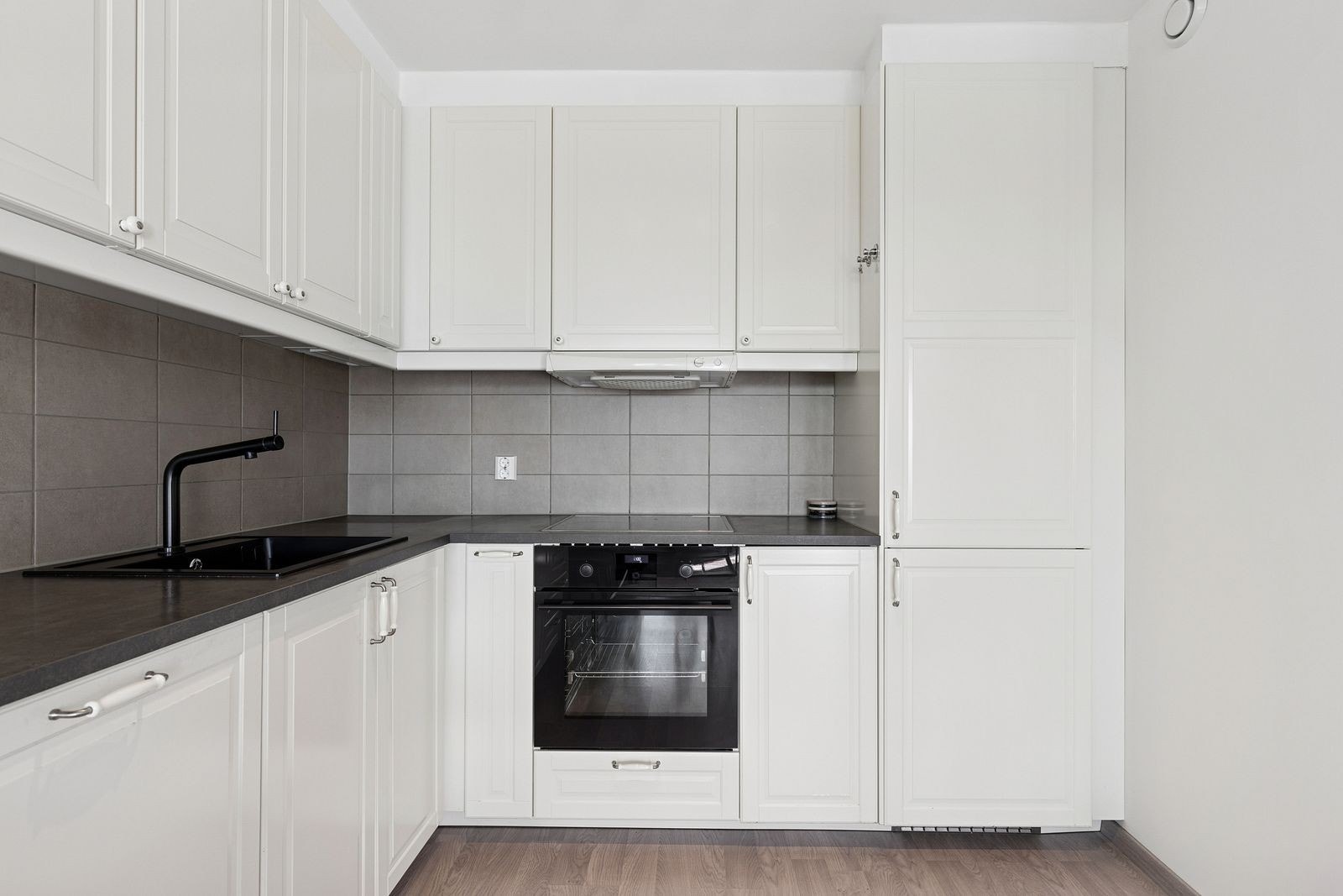 Integrerte hvitevarer medfølger i handelen Galleribilde