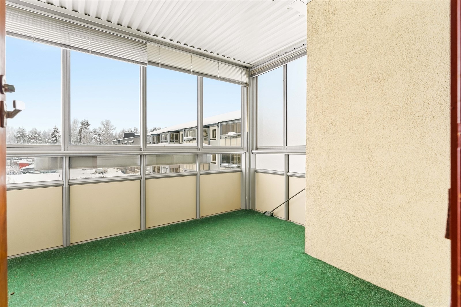 Innglasset balkong på ca. 8 m² Galleribilde