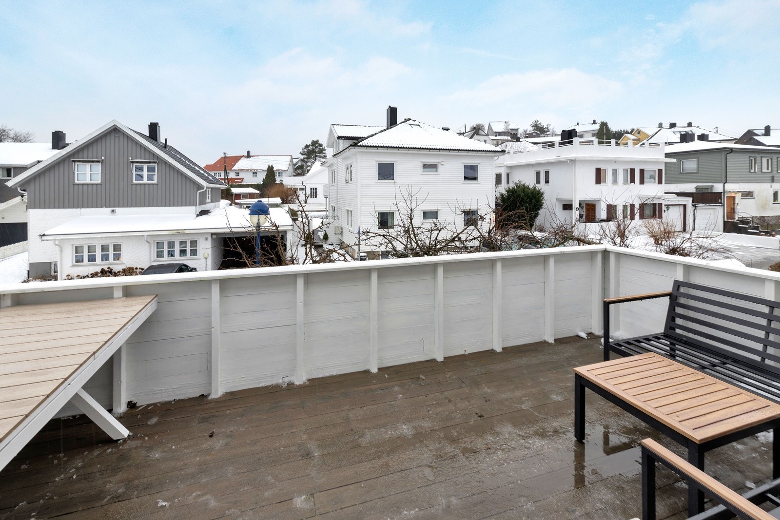 Utgang til 2. terrasser med gode solforhold. Galleribilde