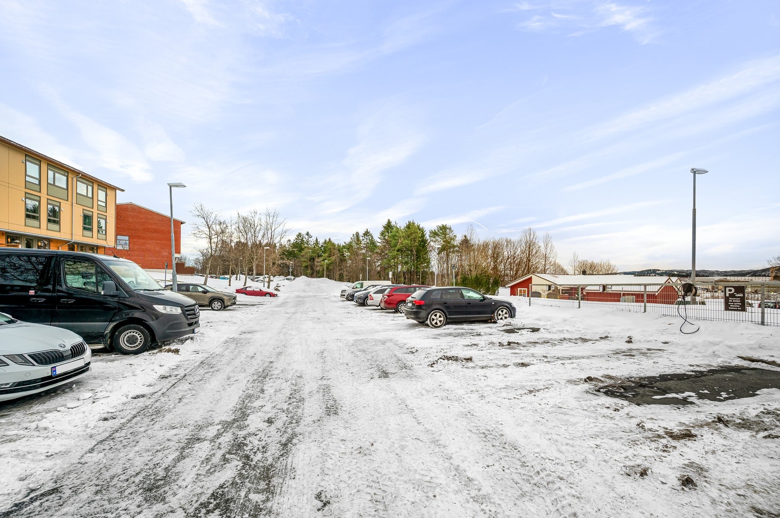 Gjesteparkering er ute. Galleribilde