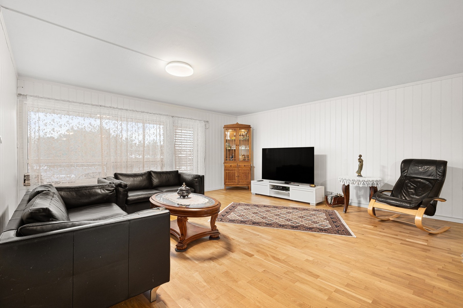 Leiligheten er på 97 kvm BRA-i og strekker seg over 2 plan. Galleribilde