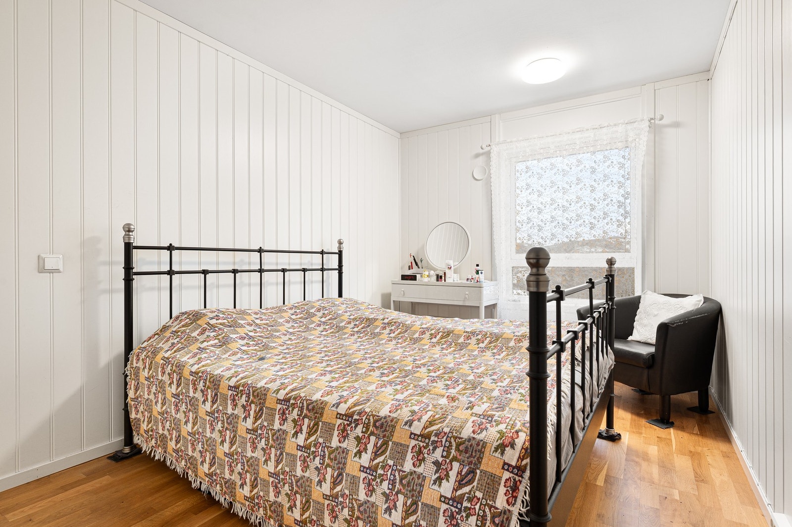 Leilighetens hovedsoverom er på 11,6 kvm og ligger i 2.etasje sammen med stue og kjøkken. Galleribilde