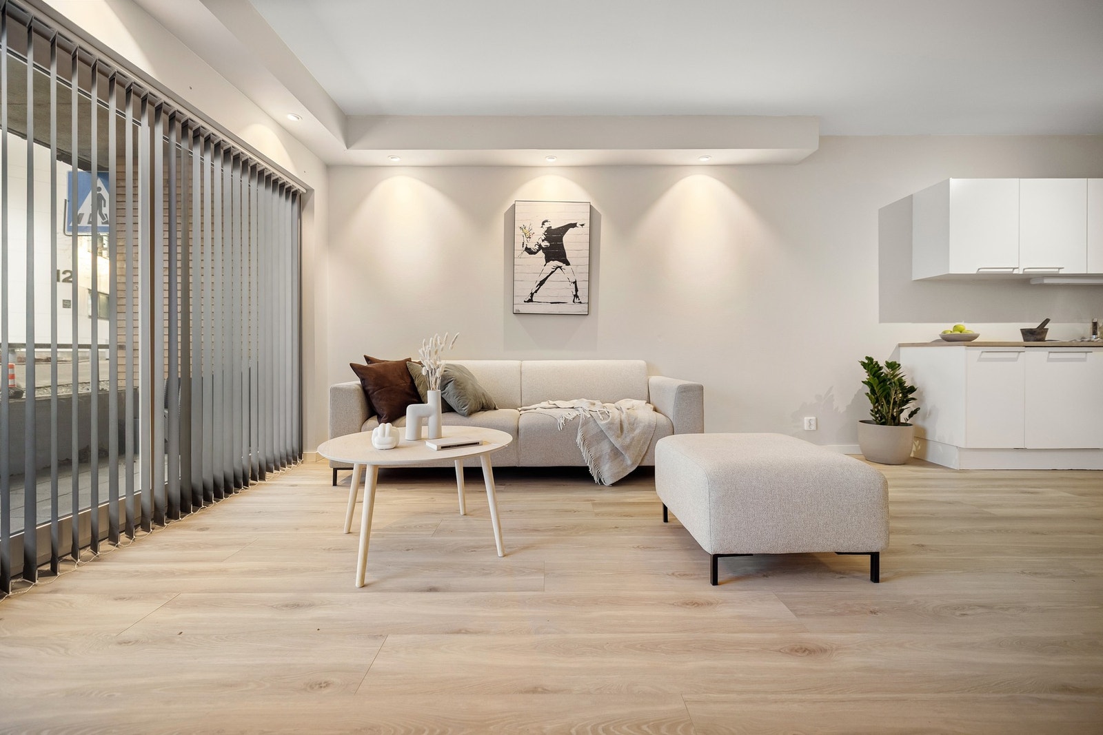 Leiligheten har vannbore gulvvarme i stue/kjøkken Galleribilde