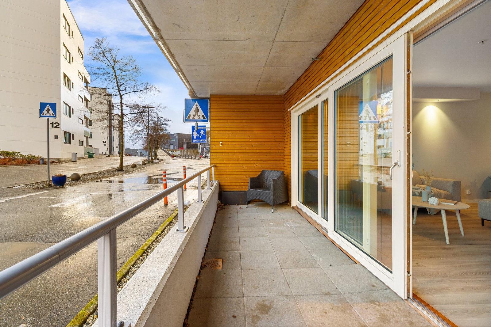 12 kvm terrasse Galleribilde