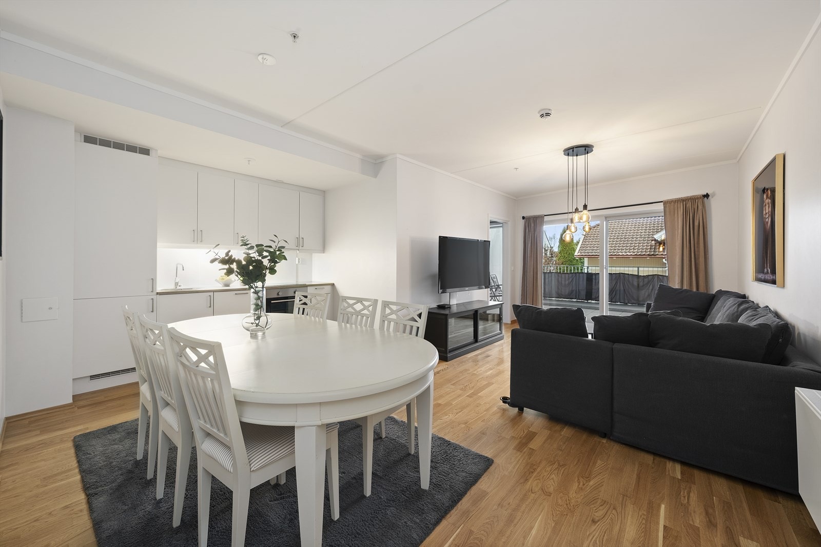 Hedda Lindgren v/ Nordvik Bolig har gleden av å presentere Byfogd Paus gate 10C! Foto: Joakim Maylove, A7 Media Galleribilde