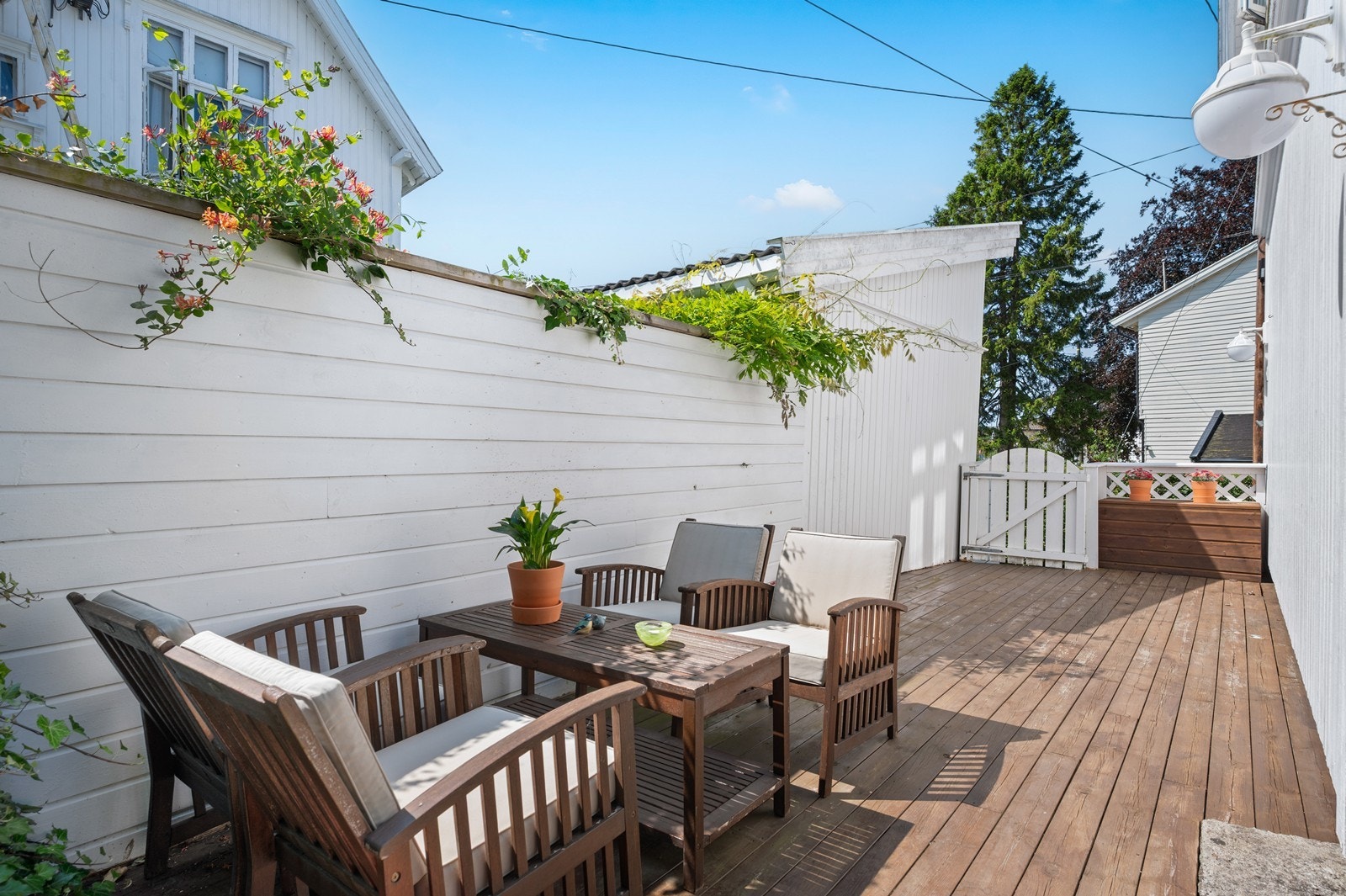 Fredelig uteområde med god kombinasjon av privatliv og nærhet til byen Galleribilde