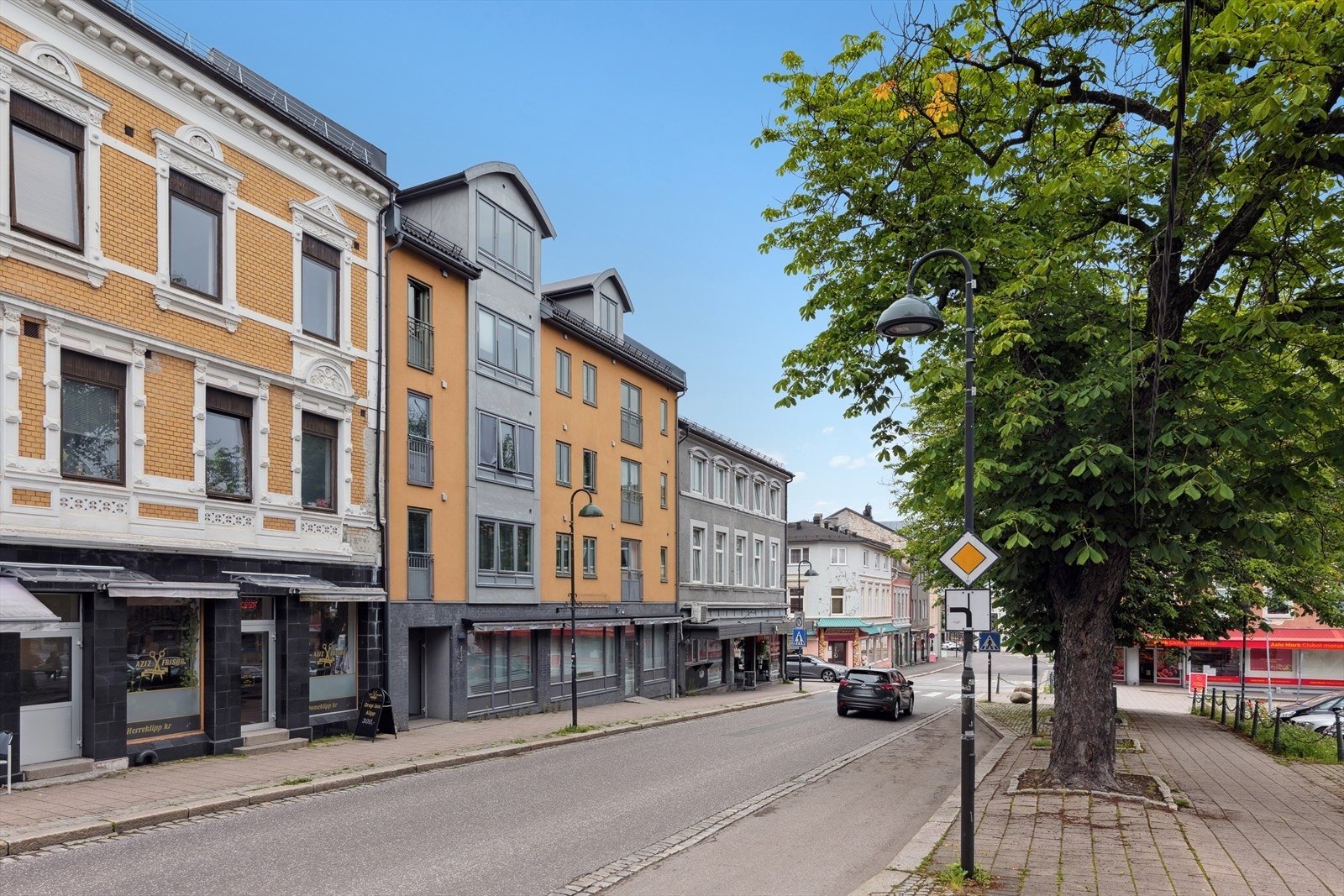 Her bor man i et moderne borettslag fra 2008 med heis og livsløpsstandard. Galleribilde