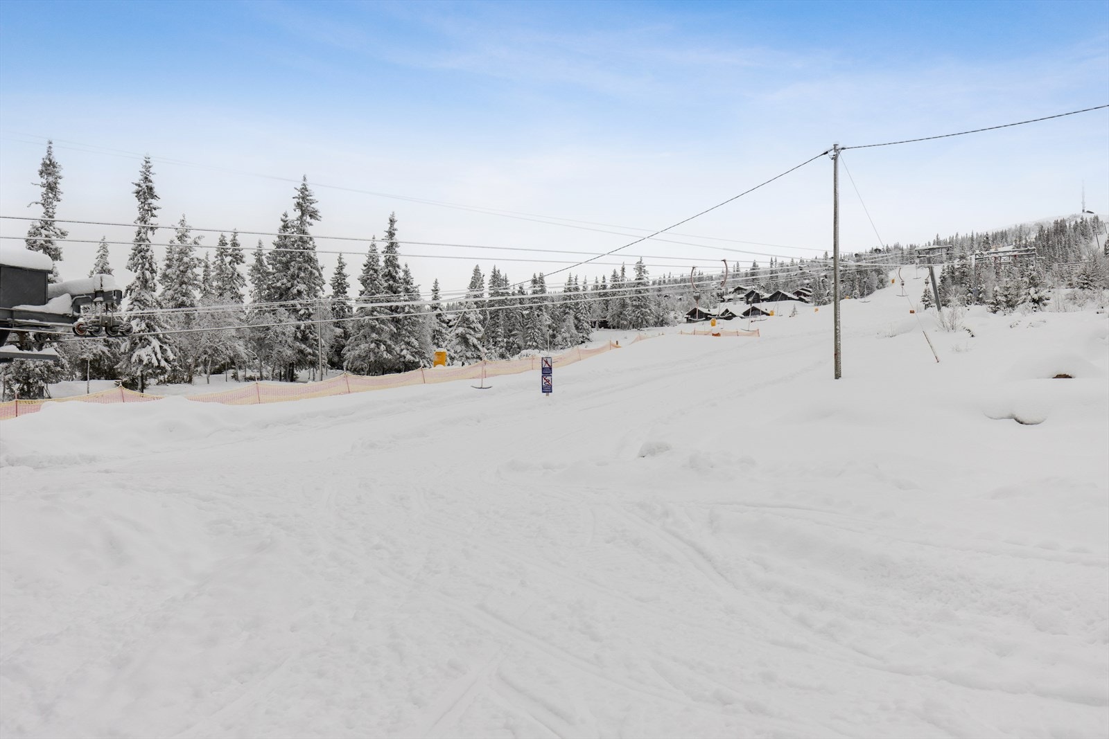 Ski in/ski out til Haglebu Skisenter med 3 heiser, 7 bakker, varmestue m.m. Galleribilde
