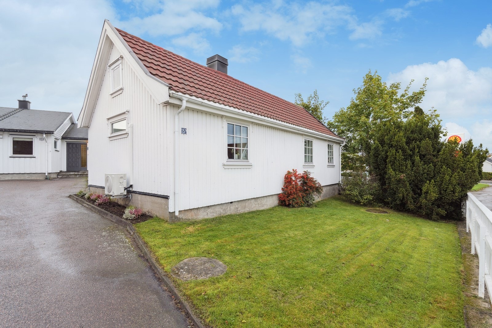 Eiendommen ligger sentralt i Horten med kort vei til "alt". Galleribilde