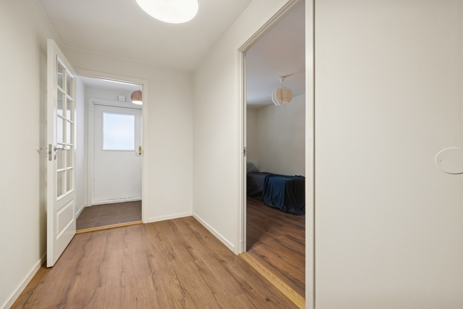 Gang med pene overflater fra 2015 som fremstår godt vedlikeholdt. Galleribilde