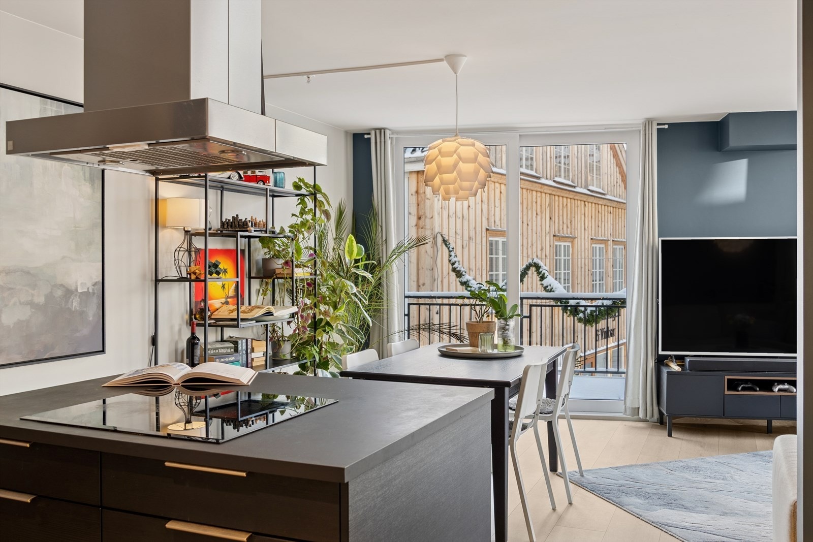 Den åpne planløsningen skapet et herlig, sosialt allrom! Galleribilde